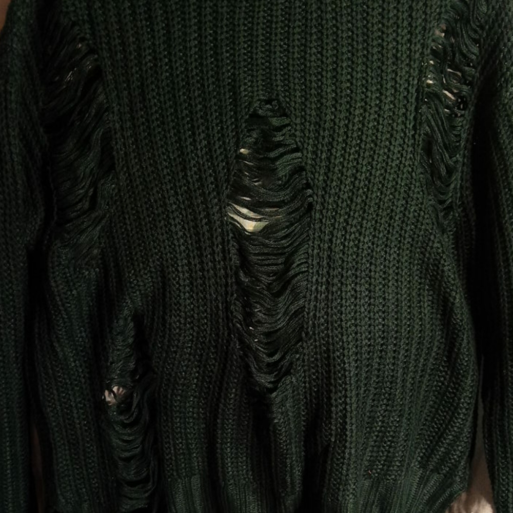 Runway NWOT 7 dark green sweater with open places - Picture 3 of 5